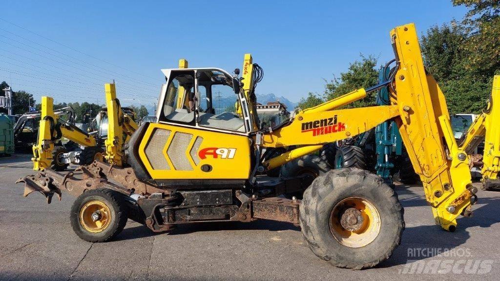 Menzi Muck A91 Mobil ホイール式油圧ショベル（パワーショベル・ユンボ・バックホー）