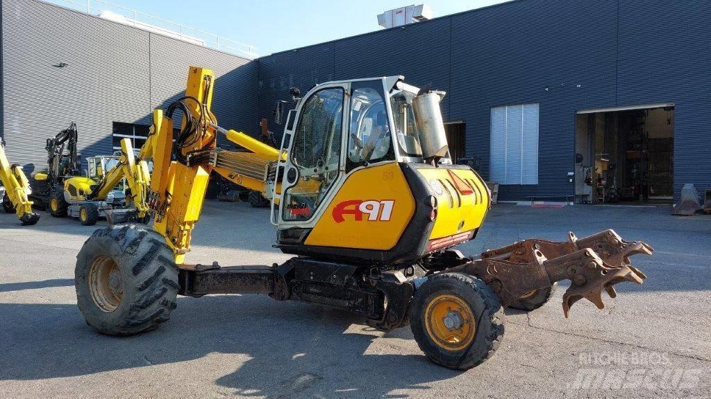 Menzi Muck A91 Mobil ホイール式油圧ショベル（パワーショベル・ユンボ・バックホー）