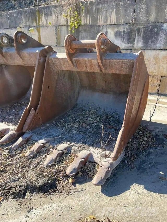 Komatsu PC 400 大型油圧ショベル12t以上（パワーショベル・ユンボ）