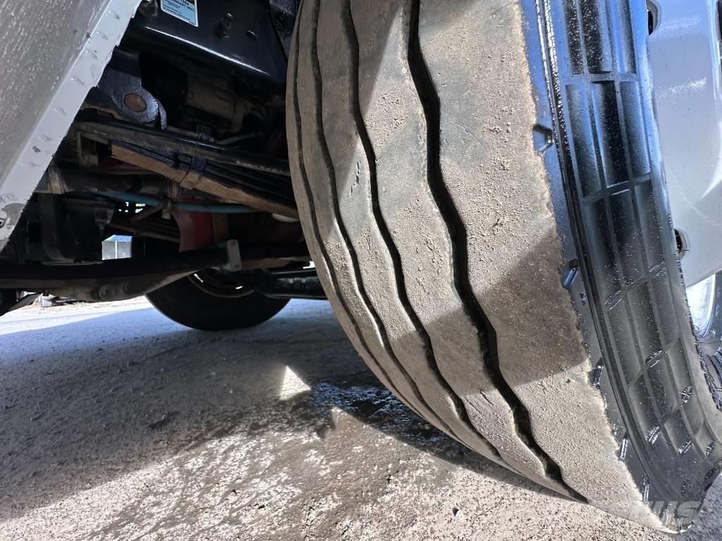 Mack LEU 613 塵芥車、パッカー車