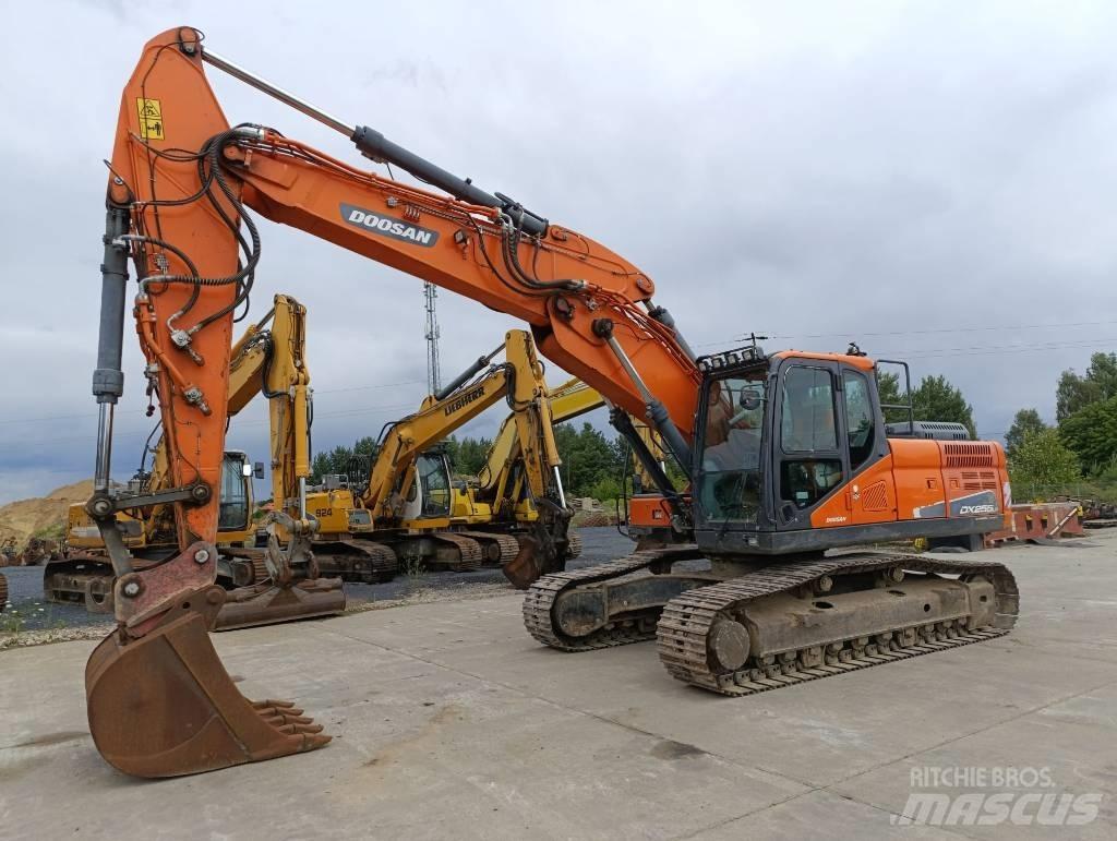 Doosan DX 255 LC-5 大型油圧ショベル12t以上（パワーショベル・ユンボ）