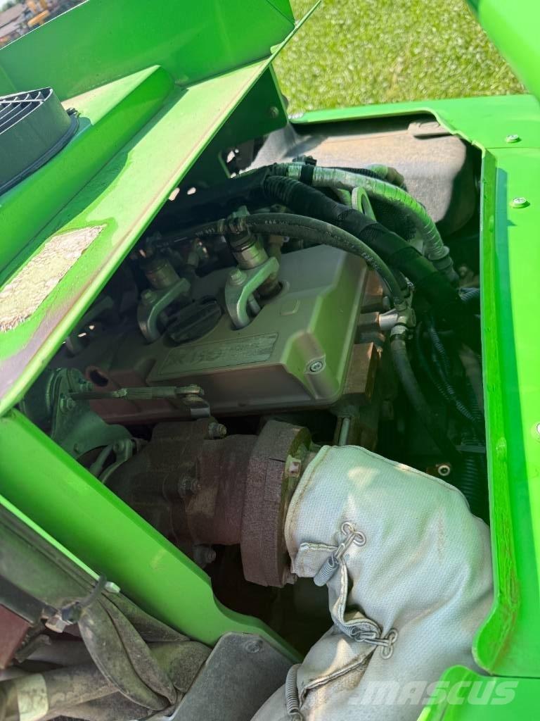 Avant 860 i ホイールローダー・タイヤショベル