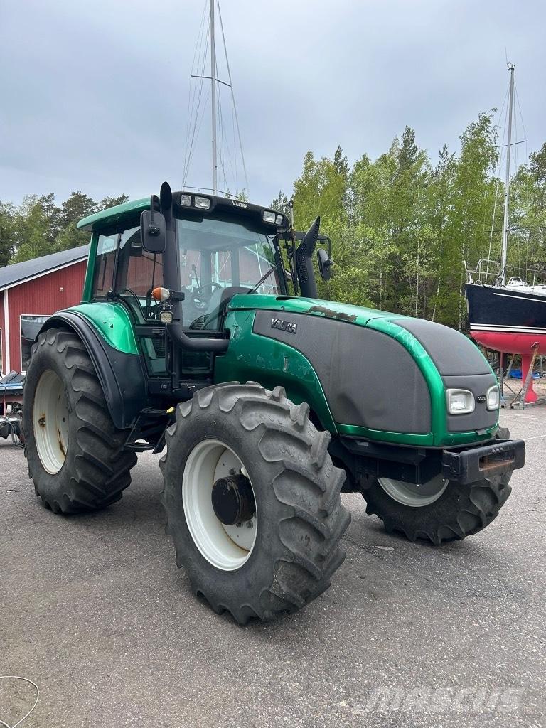 Valtra T 150 トラクター