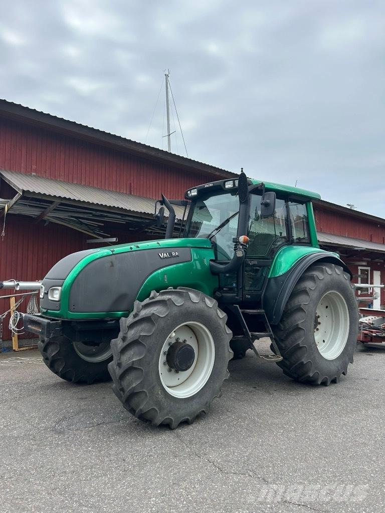 Valtra T 150 トラクター