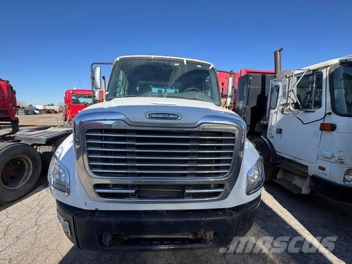 Freightliner M2 ケーブルリフト着脱式トラック