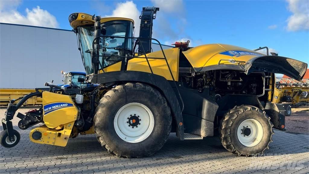 New Holland FR 550 自走式フォレージハーベスター