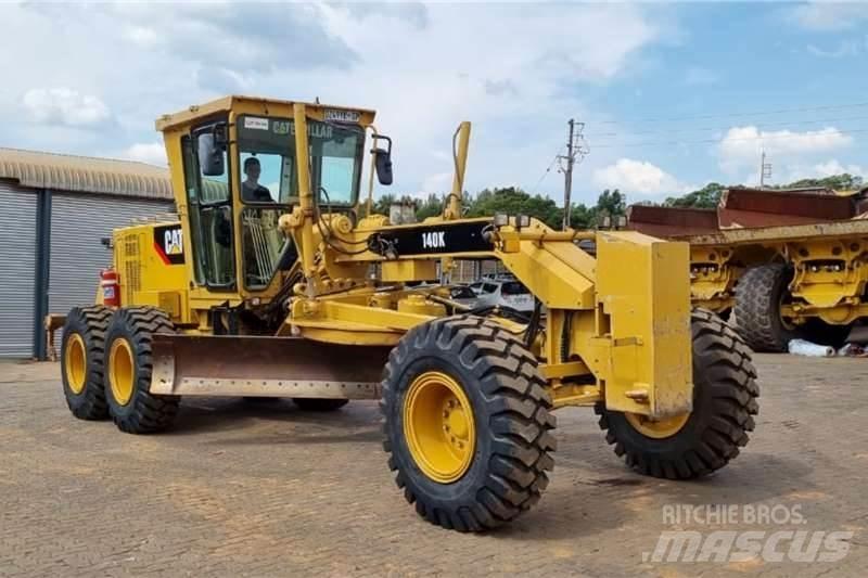 CAT  140K モーターグレーダー