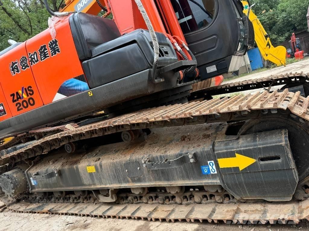Hitachi ZX 200 大型油圧ショベル12t以上（パワーショベル・ユンボ）