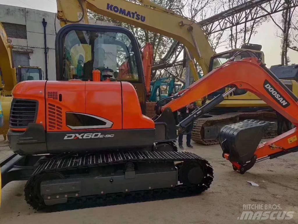 Doosan DX 60-9C 大型油圧ショベル12t以上（パワーショベル・ユンボ）