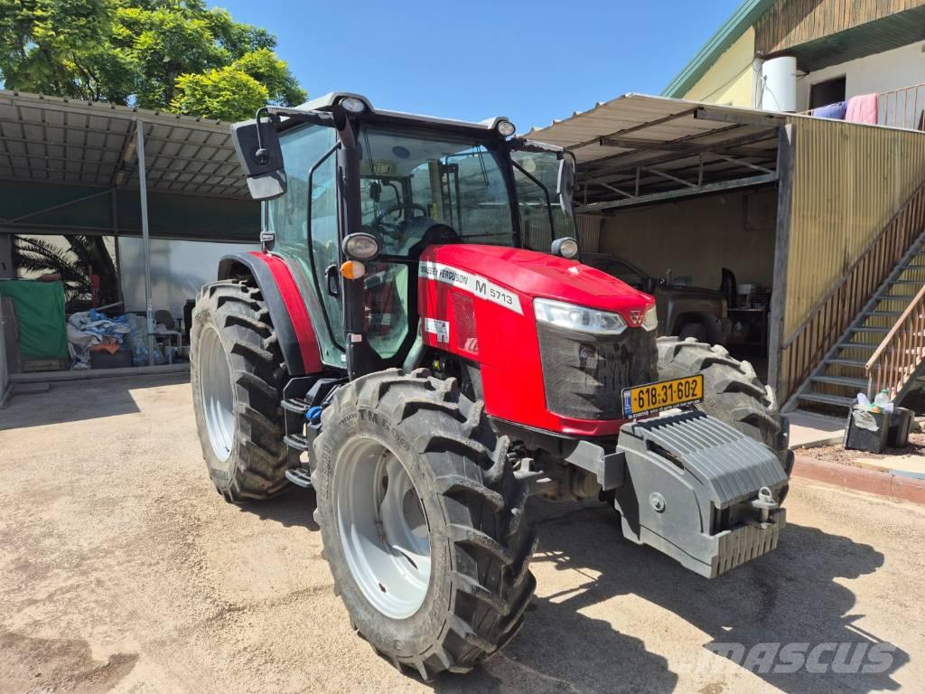 Massey Ferguson 5713 トラクター