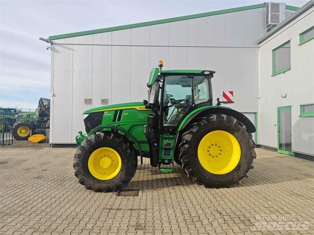 John Deere 6R 250 トラクター
