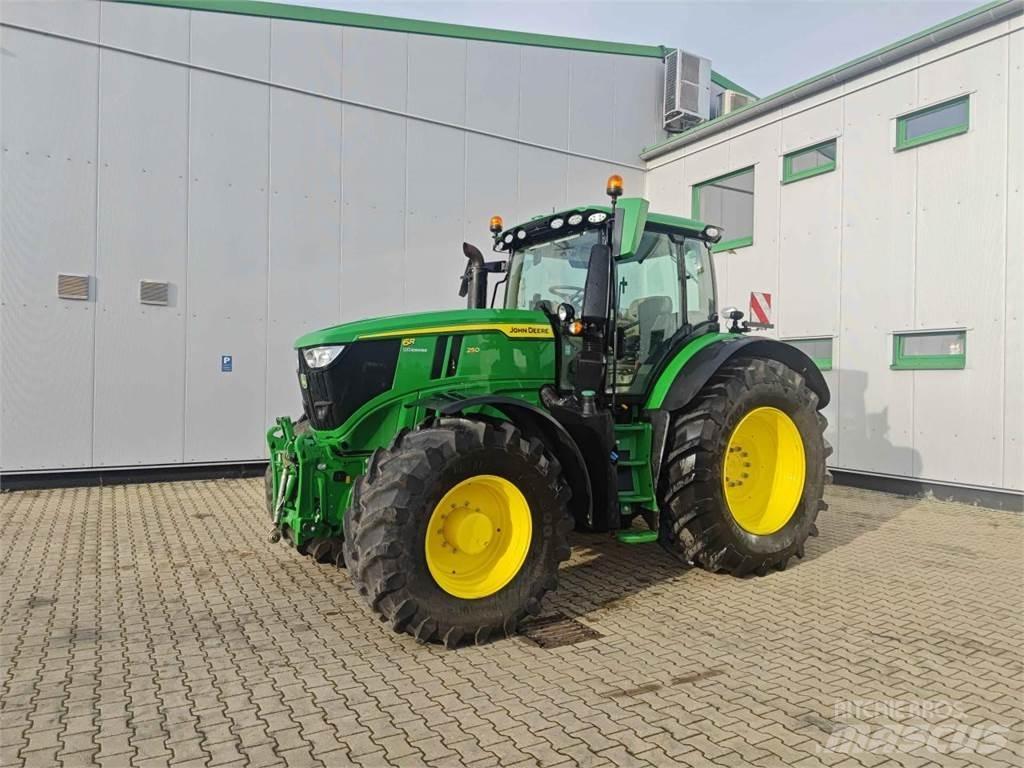John Deere 6R 250 トラクター