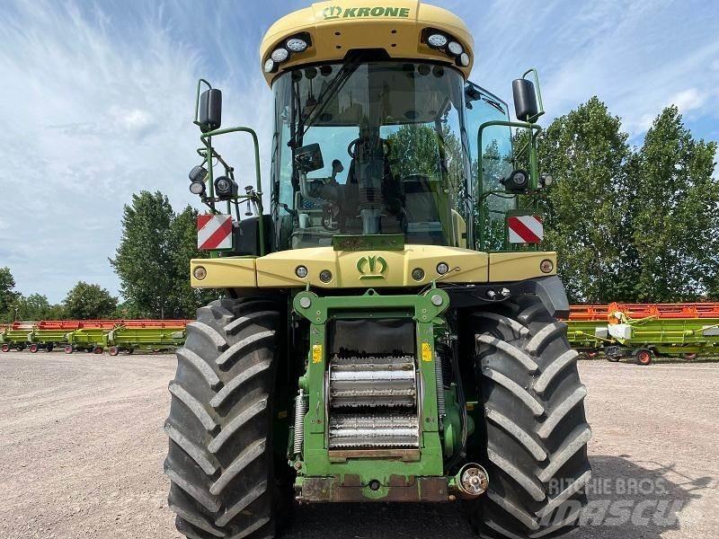 Krone BIG X 630 自走式フォレージハーベスター