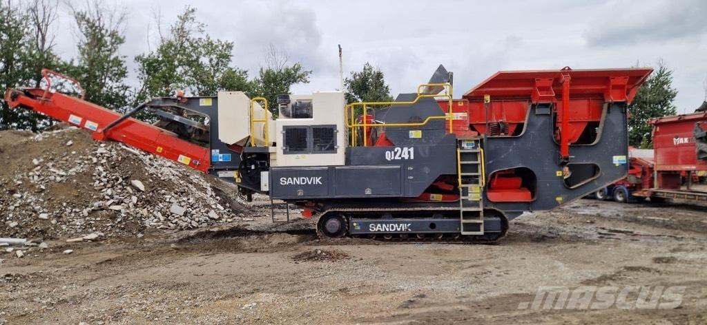 Sandvik QJ 241 自走式クラッシャー