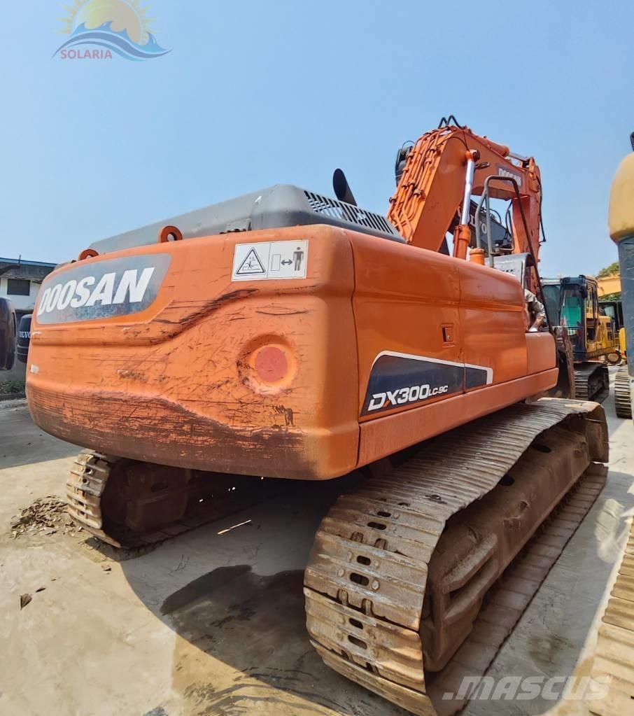 Doosan DX 300 LC 大型油圧ショベル12t以上（パワーショベル・ユンボ）