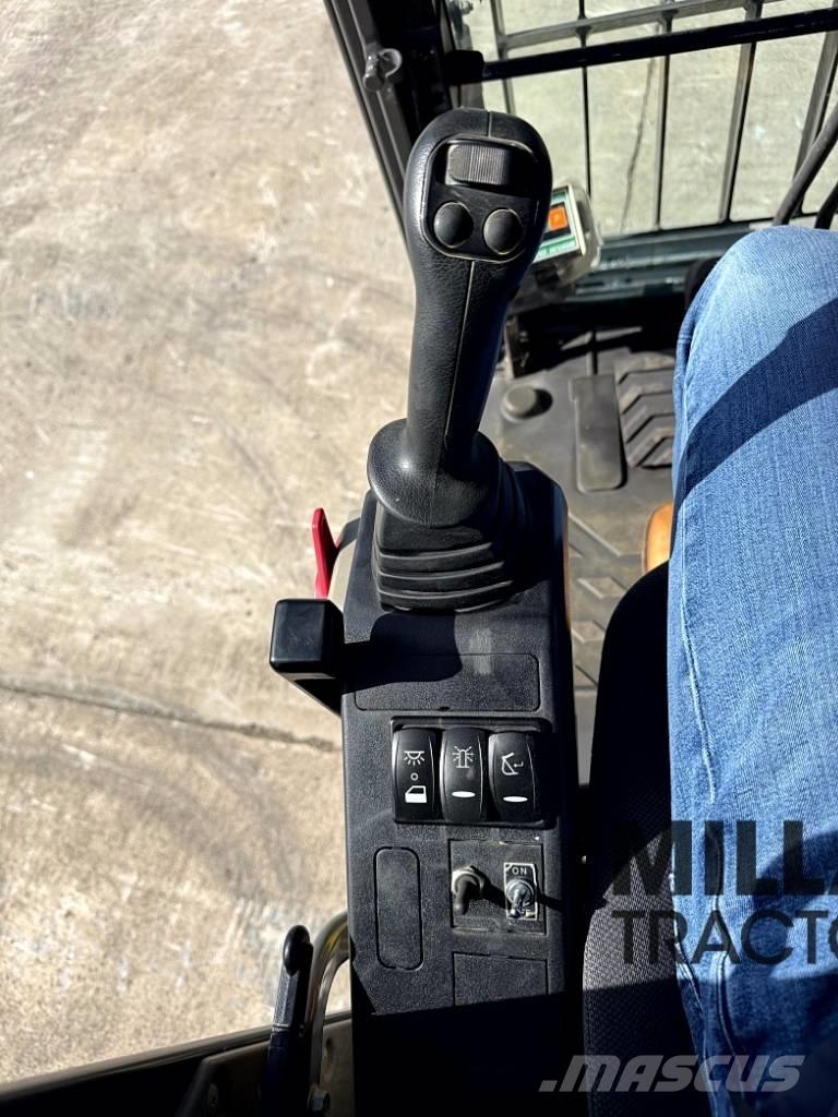 Volvo ECR235EL 大型油圧ショベル12t以上（パワーショベル・ユンボ）