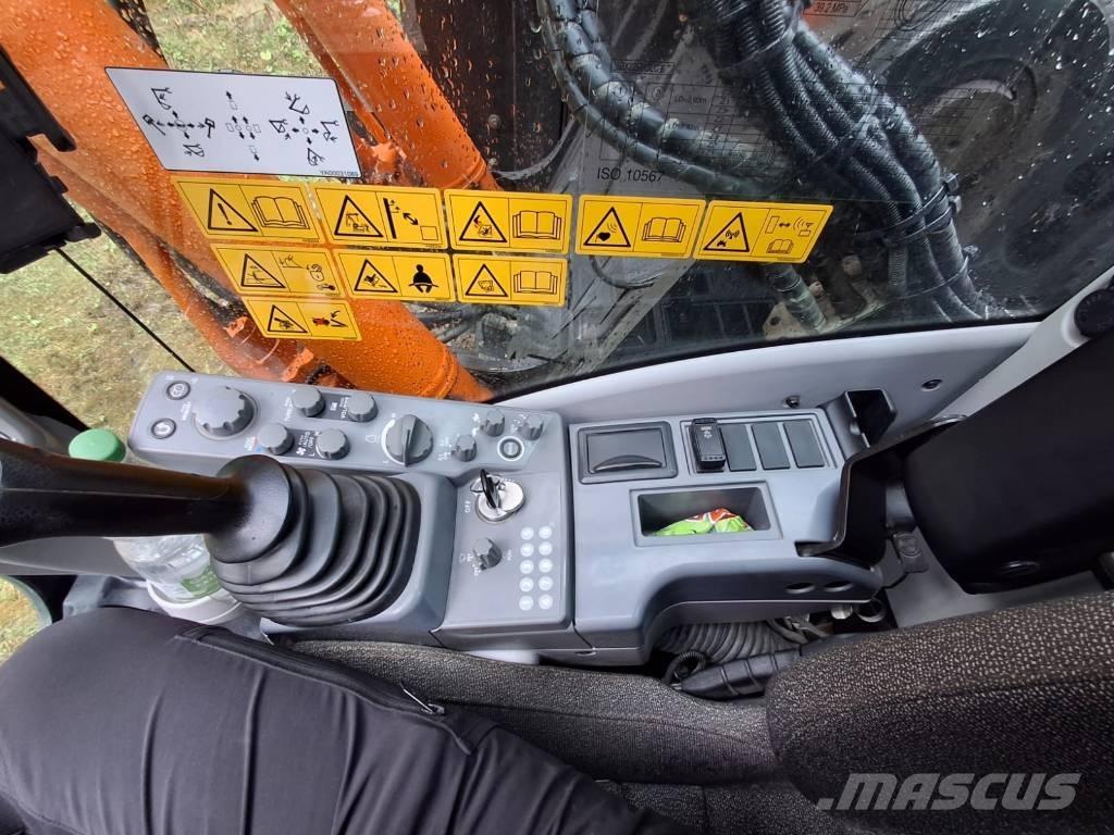 Hitachi ZX 225 US LC 大型油圧ショベル12t以上（パワーショベル・ユンボ）