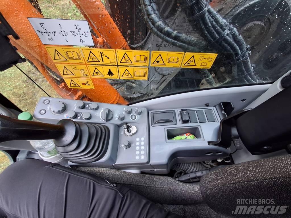 Hitachi ZX 225 US LC 大型油圧ショベル12t以上（パワーショベル・ユンボ）
