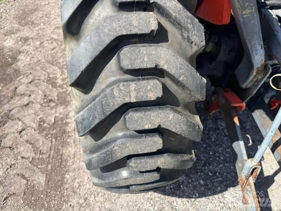 Kubota B 7800 HSD トラクター
