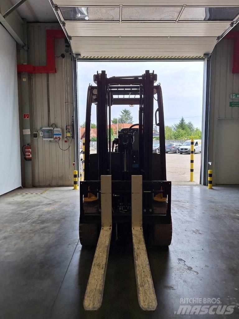 Yale ERP 30 VL バッテリーフォークリフト