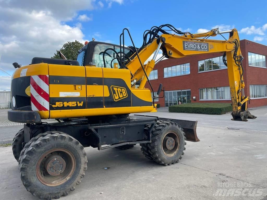 JCB JS 145 W ホイール式油圧ショベル（パワーショベル・ユンボ・バックホー）