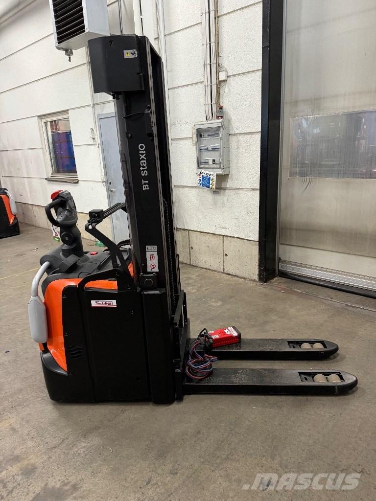 Toyota SPE140L ウォーキンフォークリフト