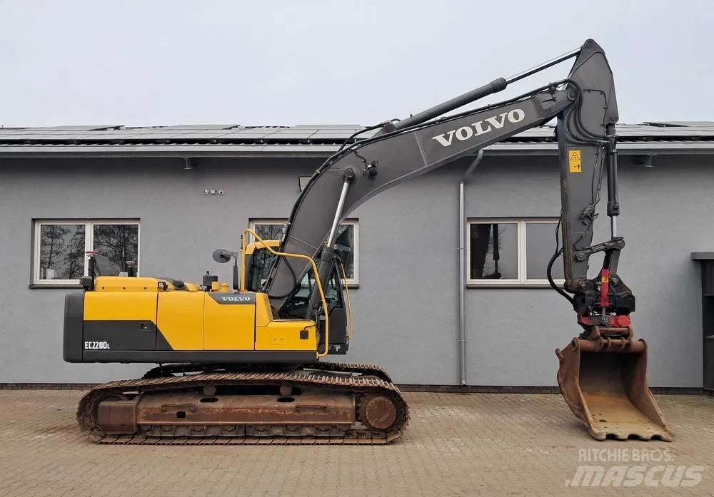 Volvo EC 220 DL 大型油圧ショベル12t以上（パワーショベル・ユンボ）
