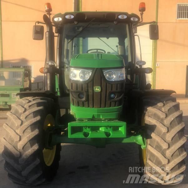 John Deere 6115 R トラクター
