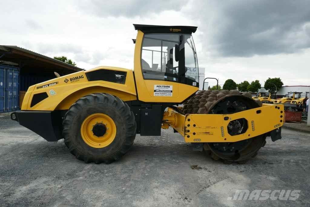 Bomag BW 213 PDH-5 ソイルコンパクター