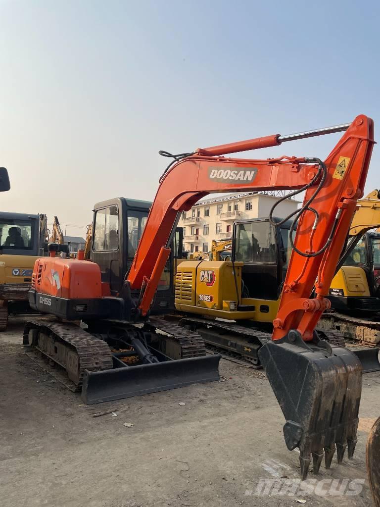 Doosan DH 55 ミニ油圧ショベル 7t以下（ミニユンボ・ミニディガー）