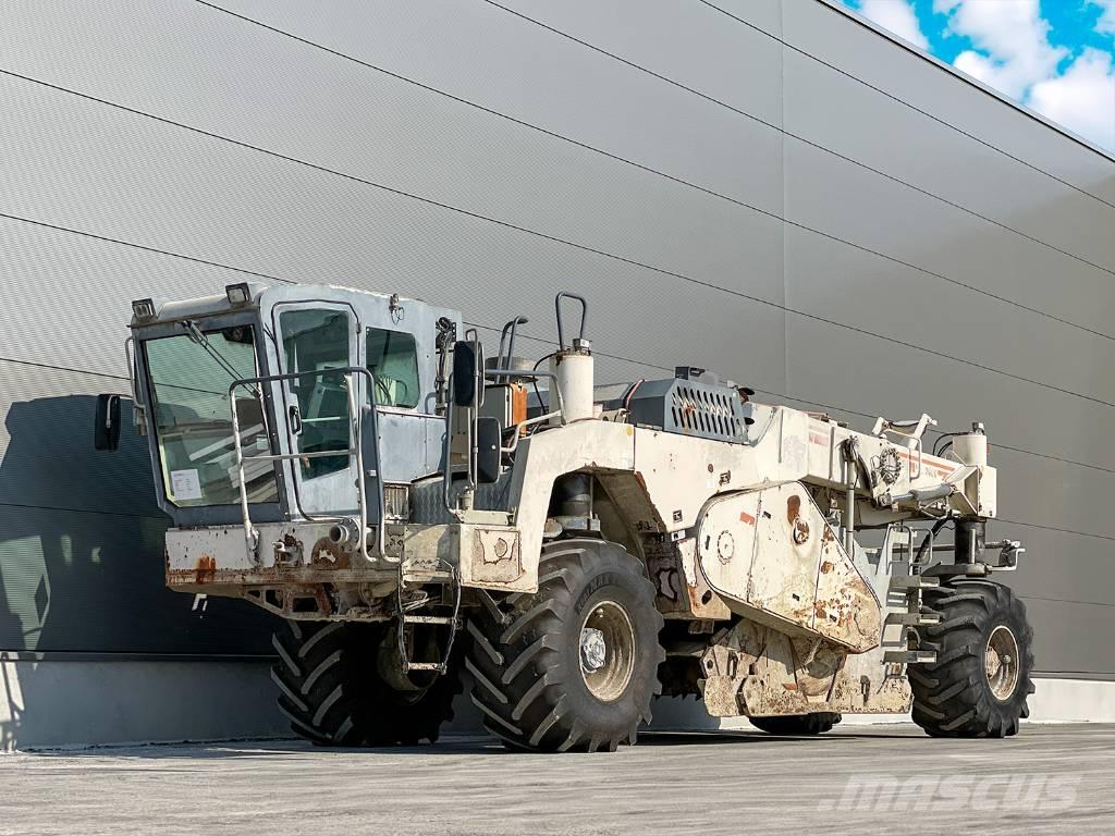 Wirtgen WR 2400 アスファルトリサイクルマシン