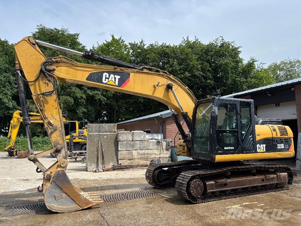 CAT 323 D LN 大型油圧ショベル12t以上（パワーショベル・ユンボ）