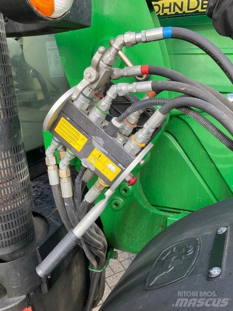 John Deere 6125R トラクター