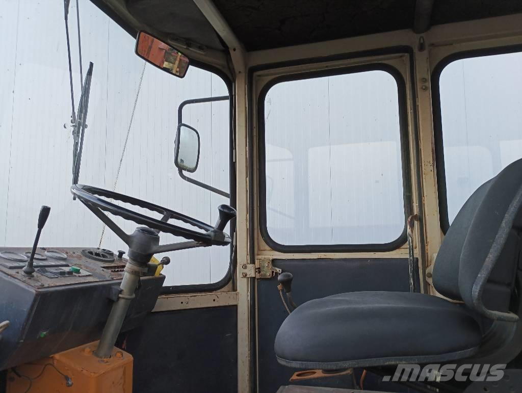 Schaeff SKB 902 バックホーローダー