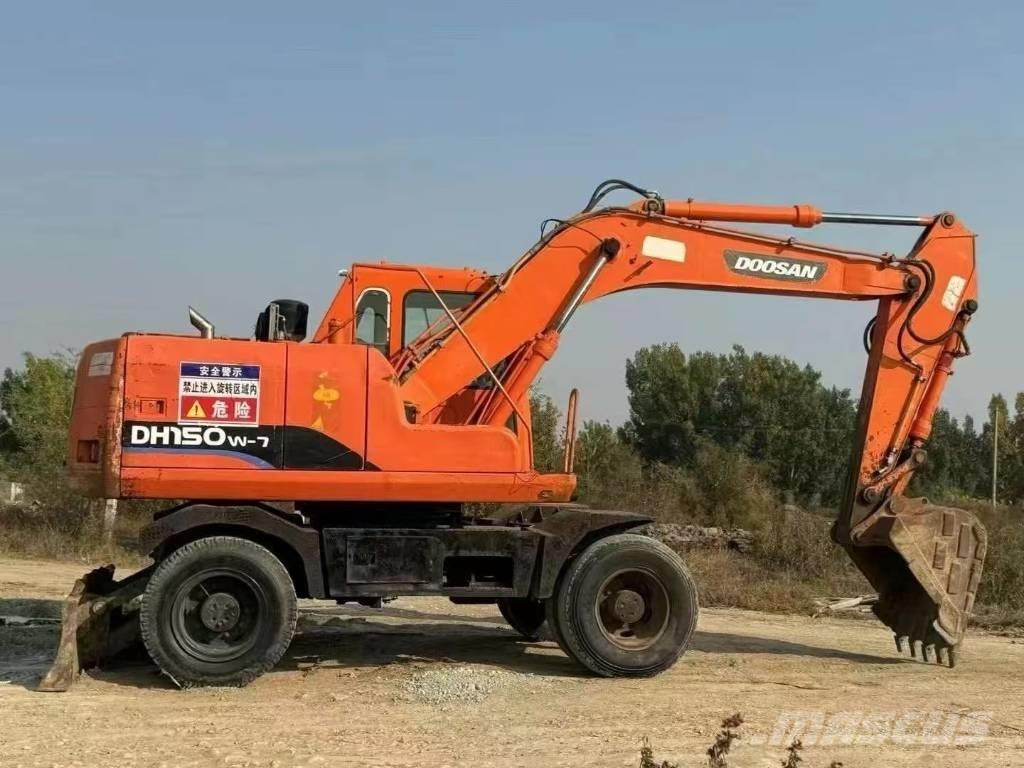 Doosan DH150W ホイール式油圧ショベル（パワーショベル・ユンボ・バックホー）