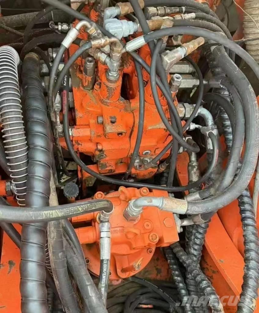 Doosan DH150W ホイール式油圧ショベル（パワーショベル・ユンボ・バックホー）