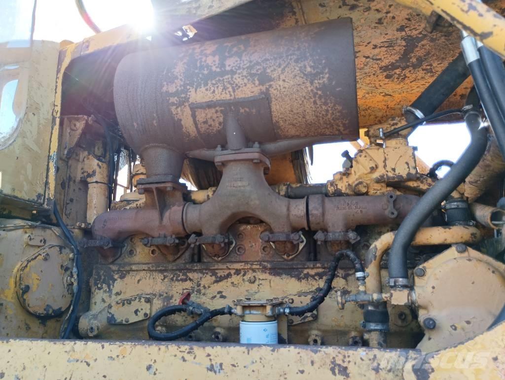 Komatsu D 85 A-12 ブルドーザー