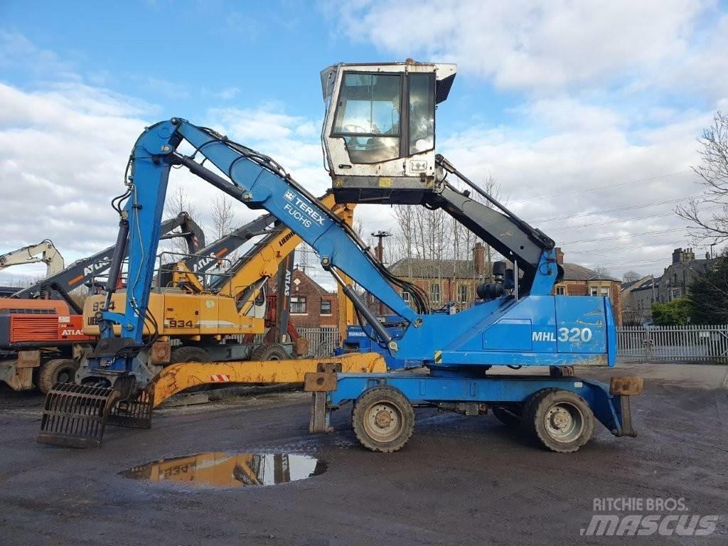Fuchs MHL 320 廃棄物／工業産廃処理機