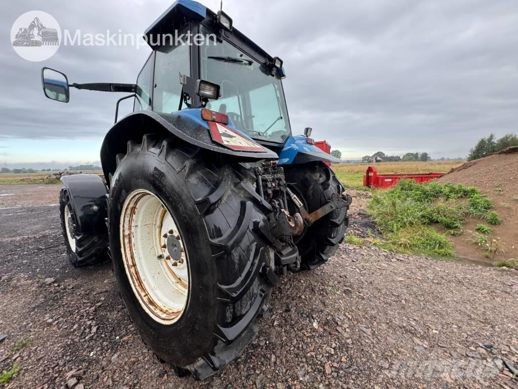 New Holland 8560 トラクター
