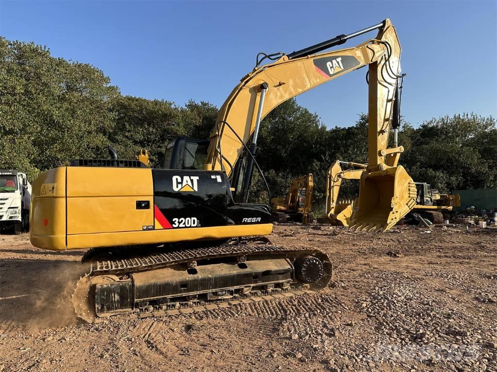 CAT 320 D 大型油圧ショベル12t以上（パワーショベル・ユンボ）