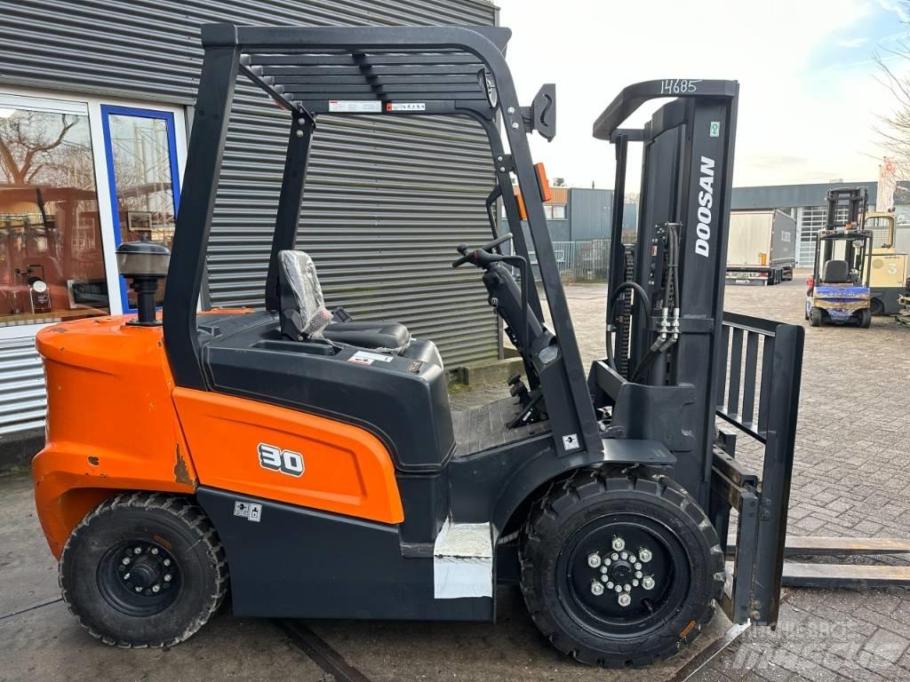 Doosan D30NX ディーゼル・軽油