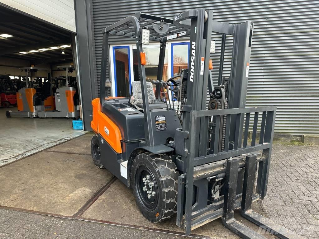 Doosan D30NX ディーゼル・軽油