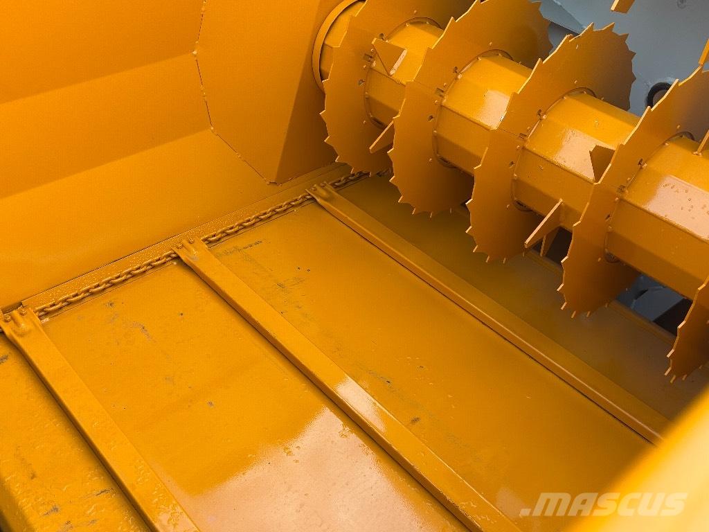 Lucas Raptor ベールシュレッダー、カッター、アンローラー