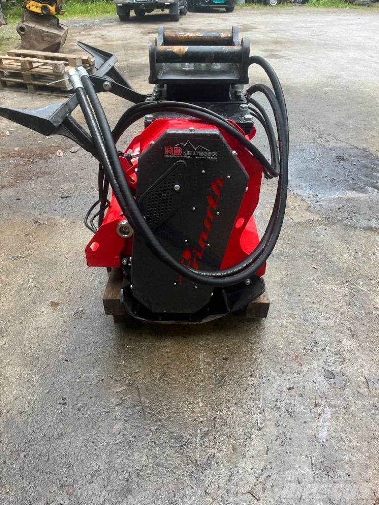 Menzi Muck M545x 特殊油圧ショベル