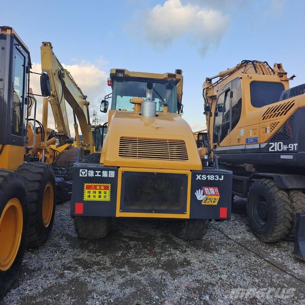 XCMG XS 183 J 振動ローラ