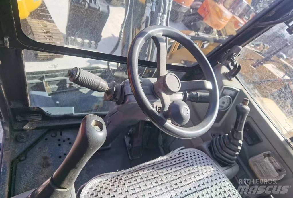 Hyundai Robex 60 W ホイール式油圧ショベル（パワーショベル・ユンボ・バックホー）