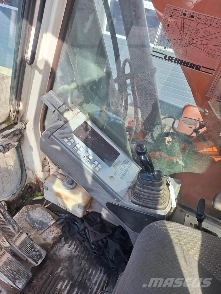 Liebherr R932 大型油圧ショベル12t以上（パワーショベル・ユンボ）