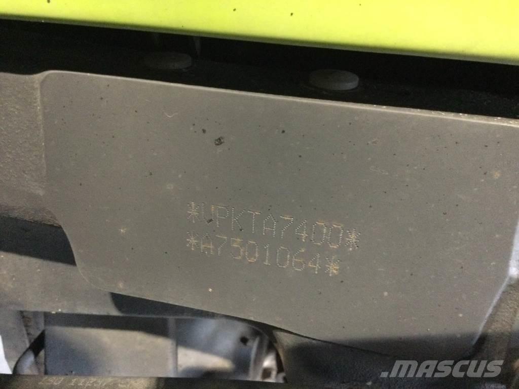 CLAAS ARION 550 トラクター