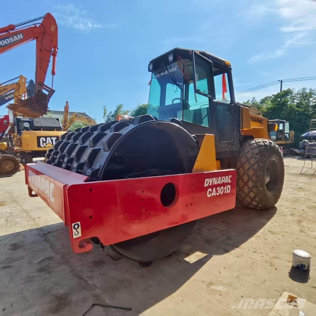 Dynapac CA 301 D 振動ローラ