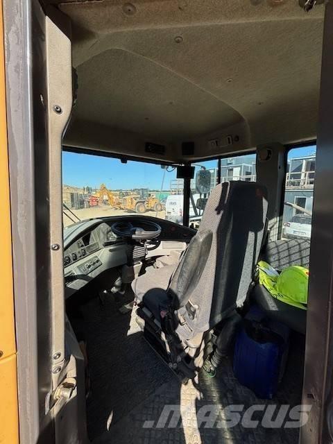 Volvo A 25 F アーティキュレート式ダンプトラック